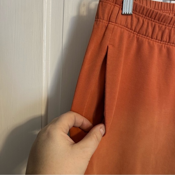 Stori by Katy Hearn Backstory Sweatpants in Sunfade Sandstone Orange 6 - Picture 4 of 6